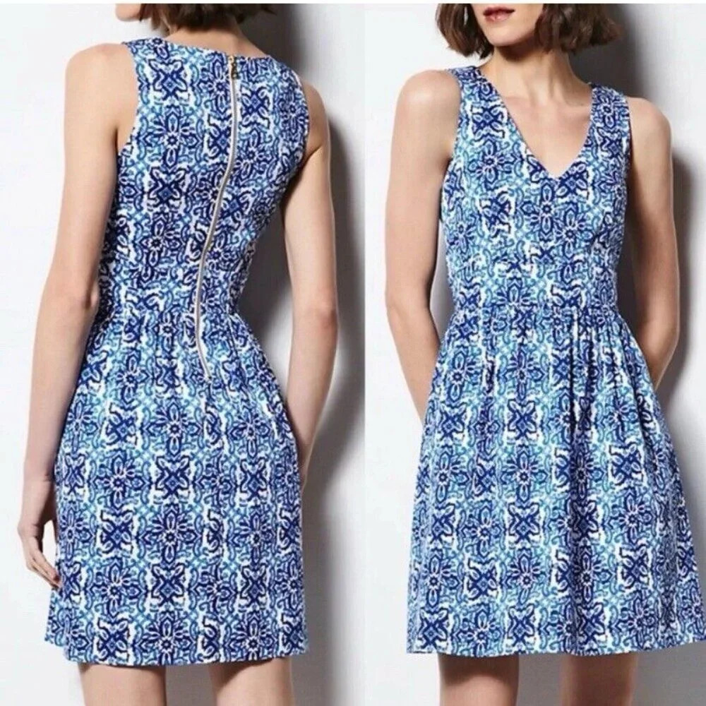 Milly Blue White Cotton Floral Sleeveless V-Neck Shift Dress Sz 10 Fit & Flare
